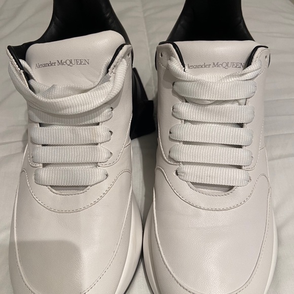 Sneakers - Picture 1 of 5